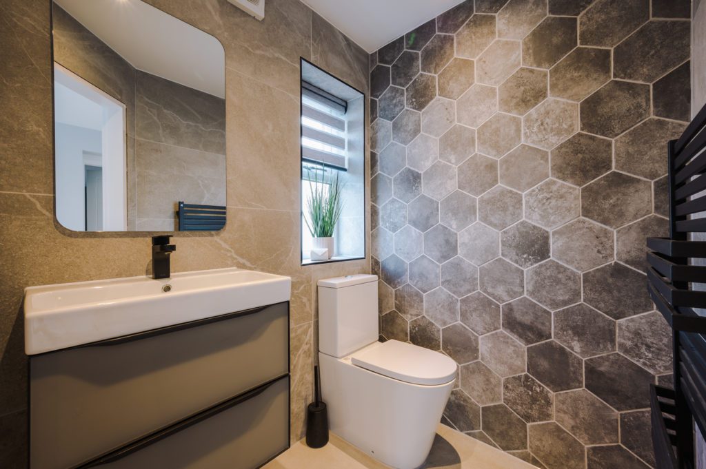 hexagonal-tiled-bathroom