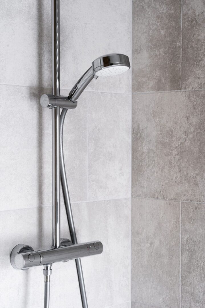 What Is a Thermostatic Shower? (& How to Fit It!)
