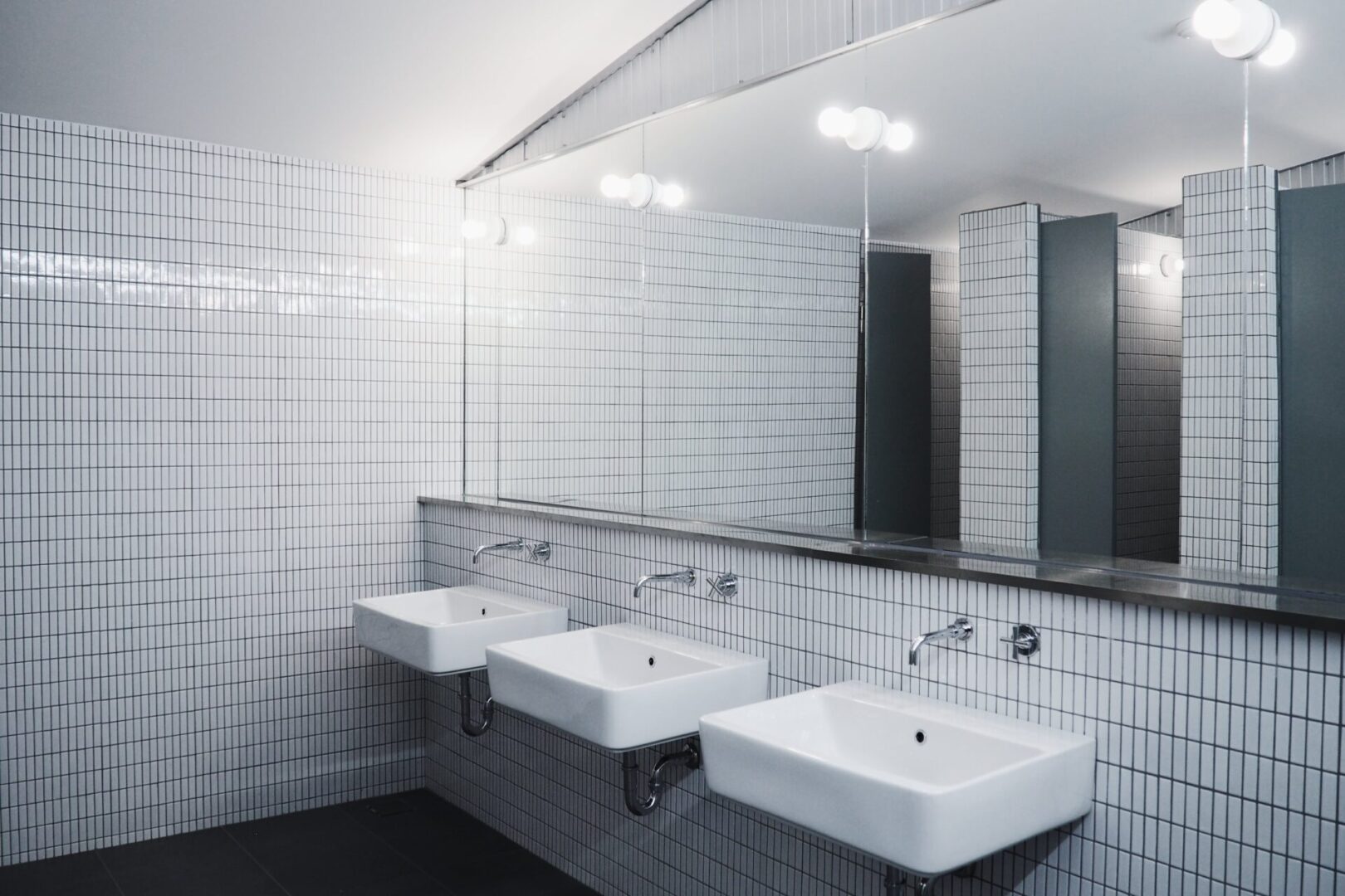 commercial-bathroom-white-tiles