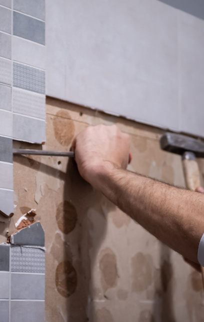 How to Remove Bathroom Tiles (in Five Easy Steps)