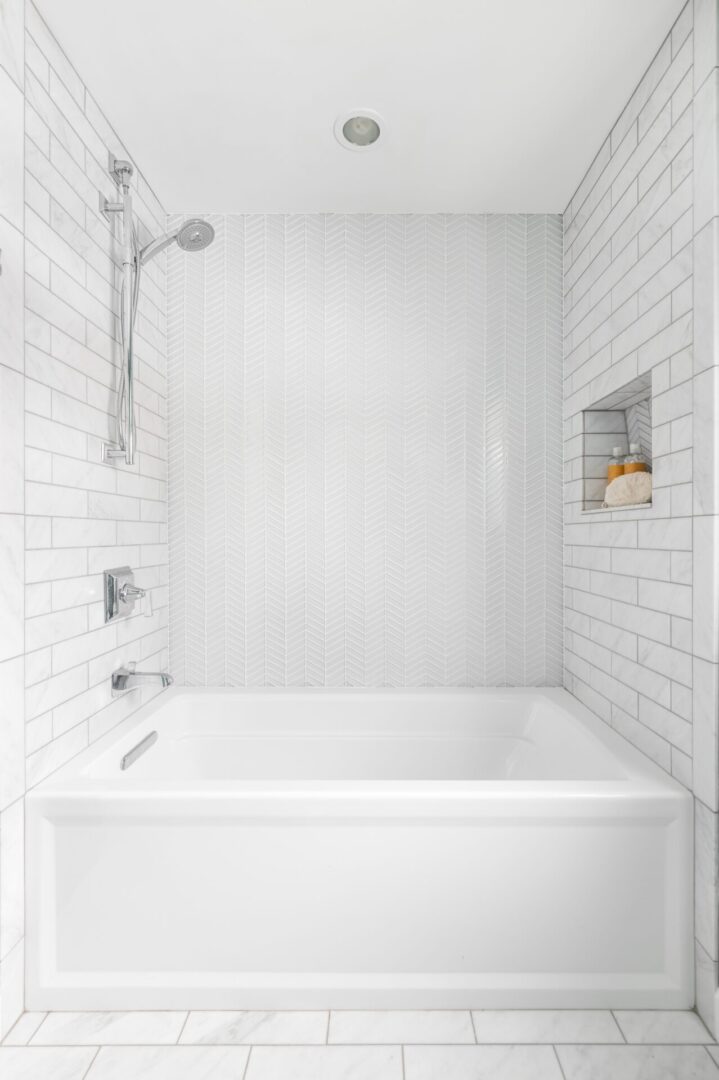 Bath vs Shower: Which is Right For Your Bathroom?